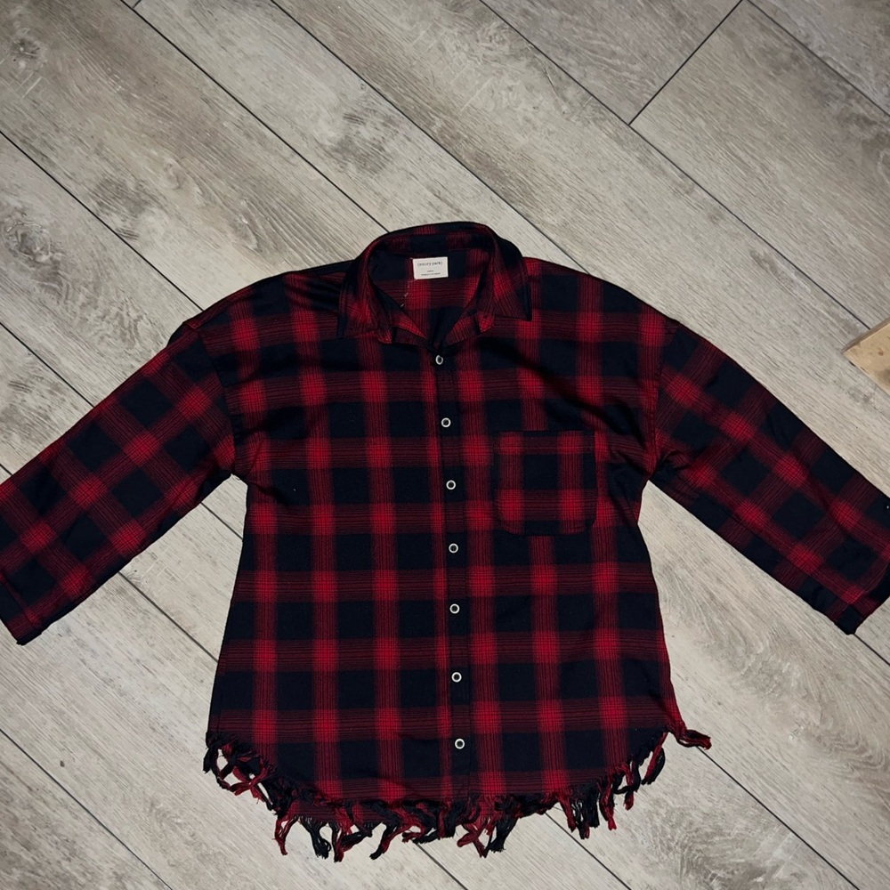 Emory Park size medium black and red button up shirt with fringe bottom.